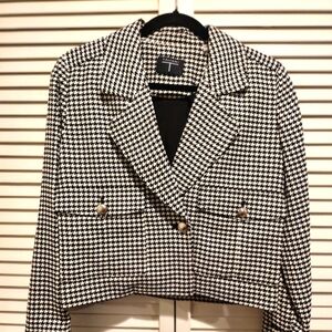 Tahari Houndstooth Cropped Blazer NWOT